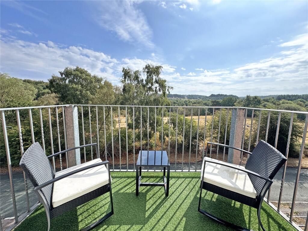 Apartment in Cannock Chase, Brindley Heath - More