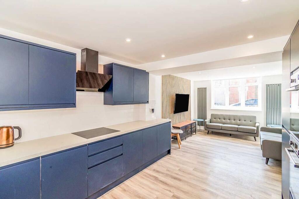 House in Portsmouth - View 4