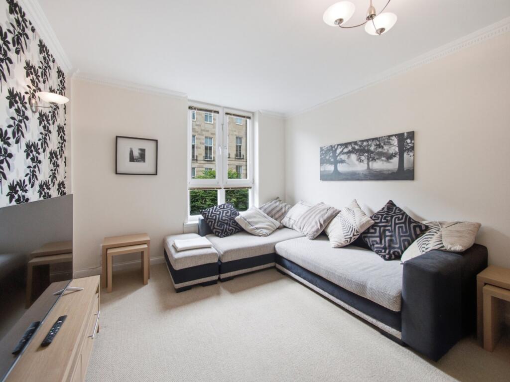 Main image of property: 27/6 Fettes Row, New Town, Edinburgh, EH3