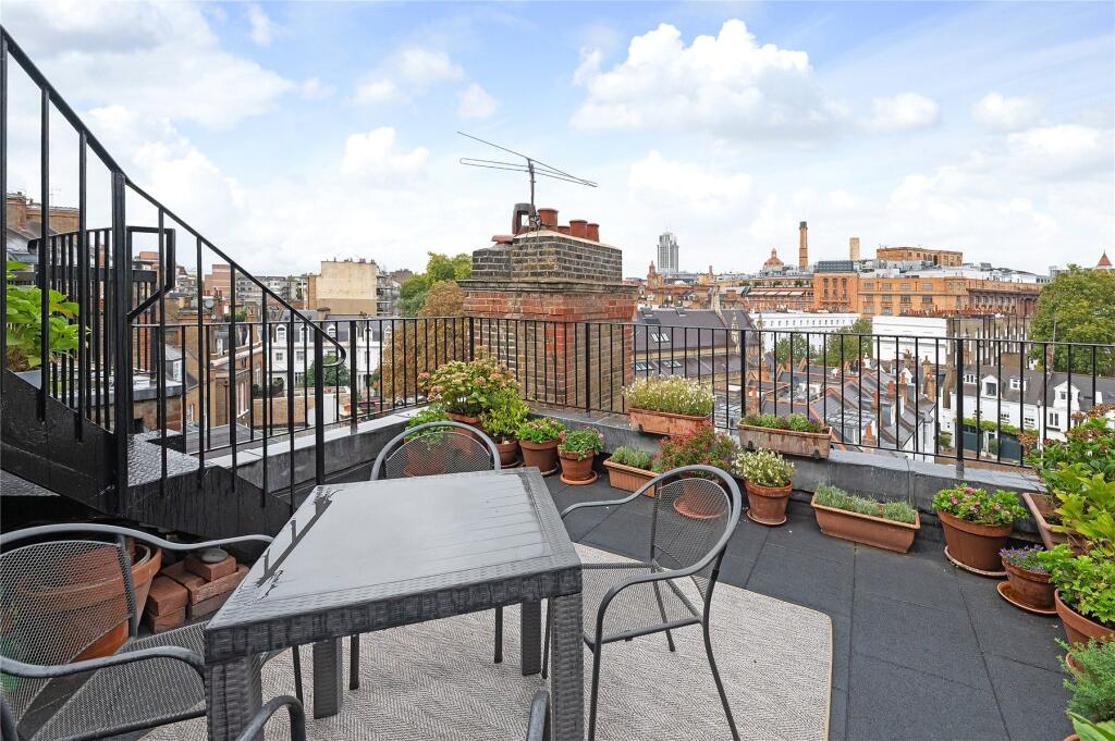 Main image of property: Pont Street, Knightsbridge, London, SW1X