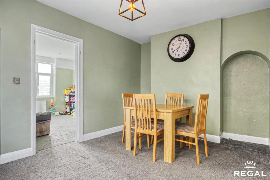 Palmerston Road, Upton, Poole, BH16 photo 4