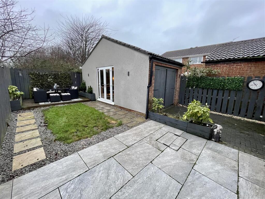 Washbrook Drive, Darlington photo 4