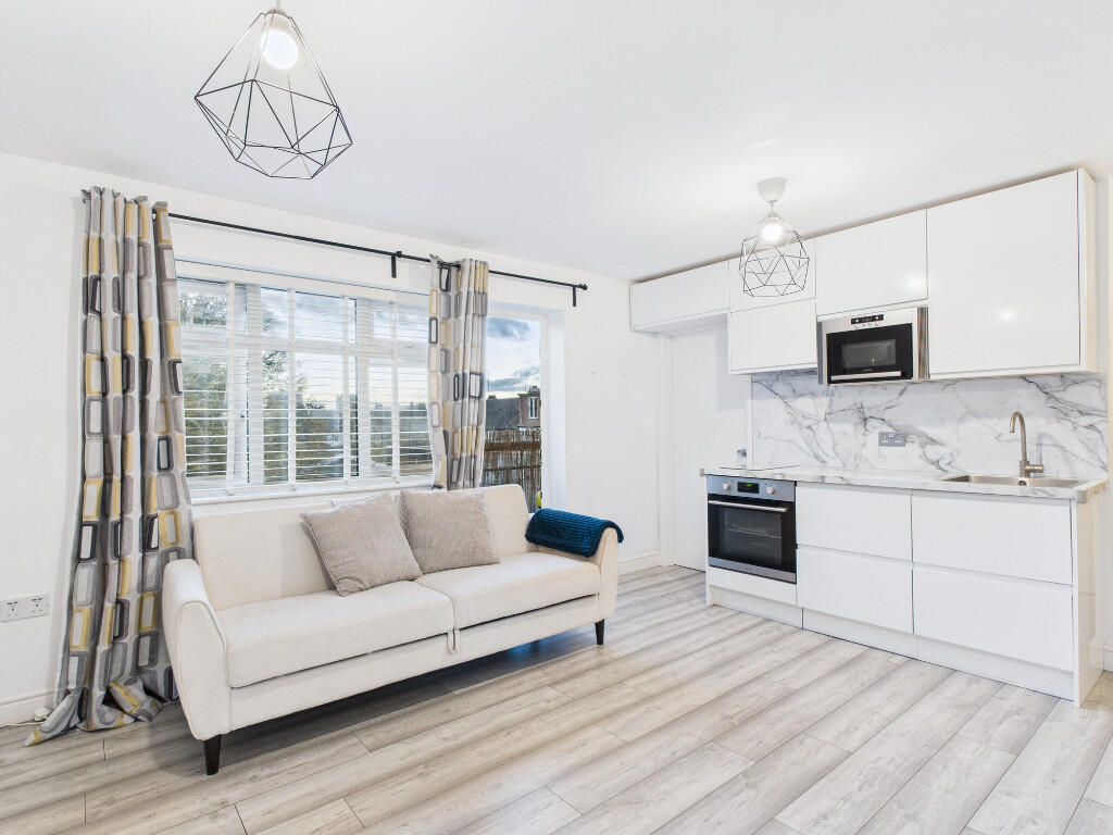 Horsenden Lane North, Greenford, Middlesex, UB6 photo 3
