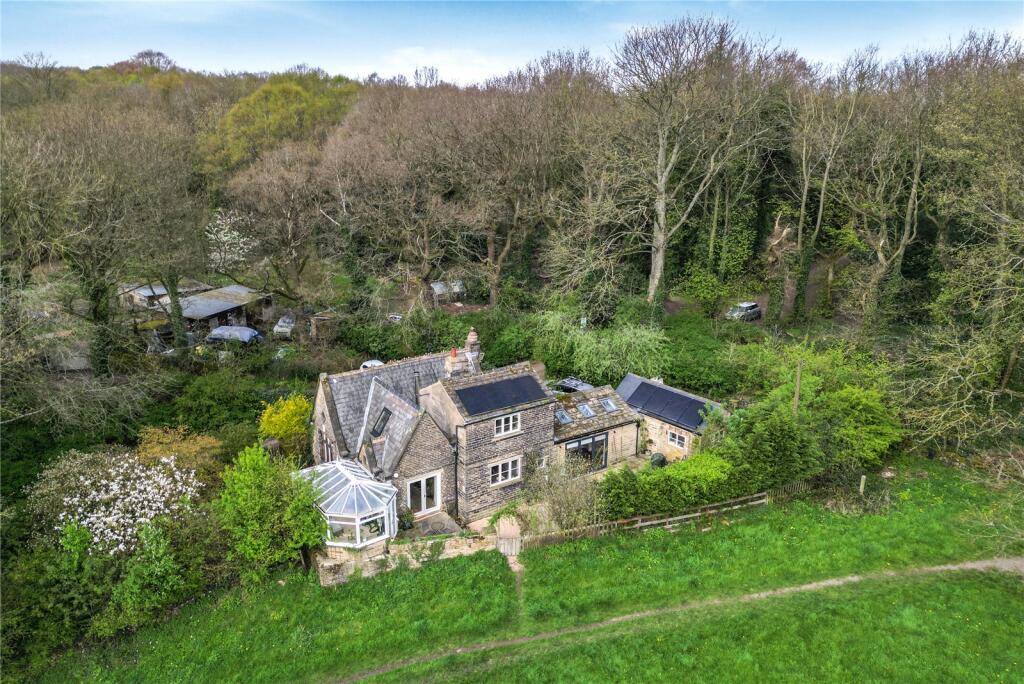 Main image of property: South Lodge, Thornhill Drive, Calverley, Pudsey, West Yorkshire