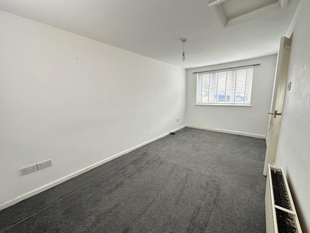 House in Church Village, Upper Church Village, Llantwit Fardre - View 5