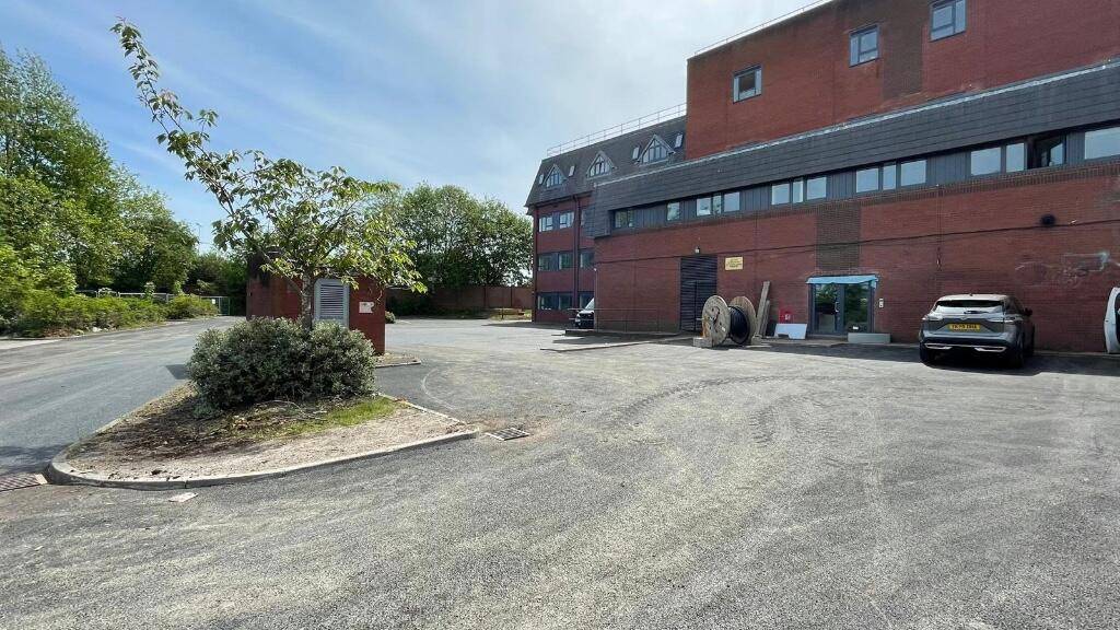 Charterhall Drive, Chester, Cheshire, CH88 - View 4