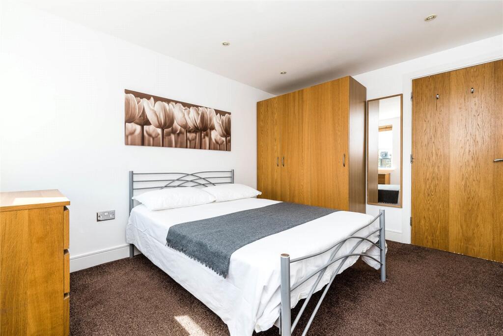 Apartment in London - More