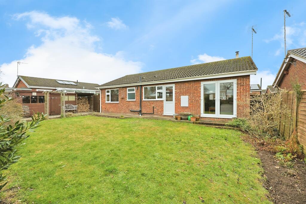 Oaks Drive, Necton, Swaffham photo 2