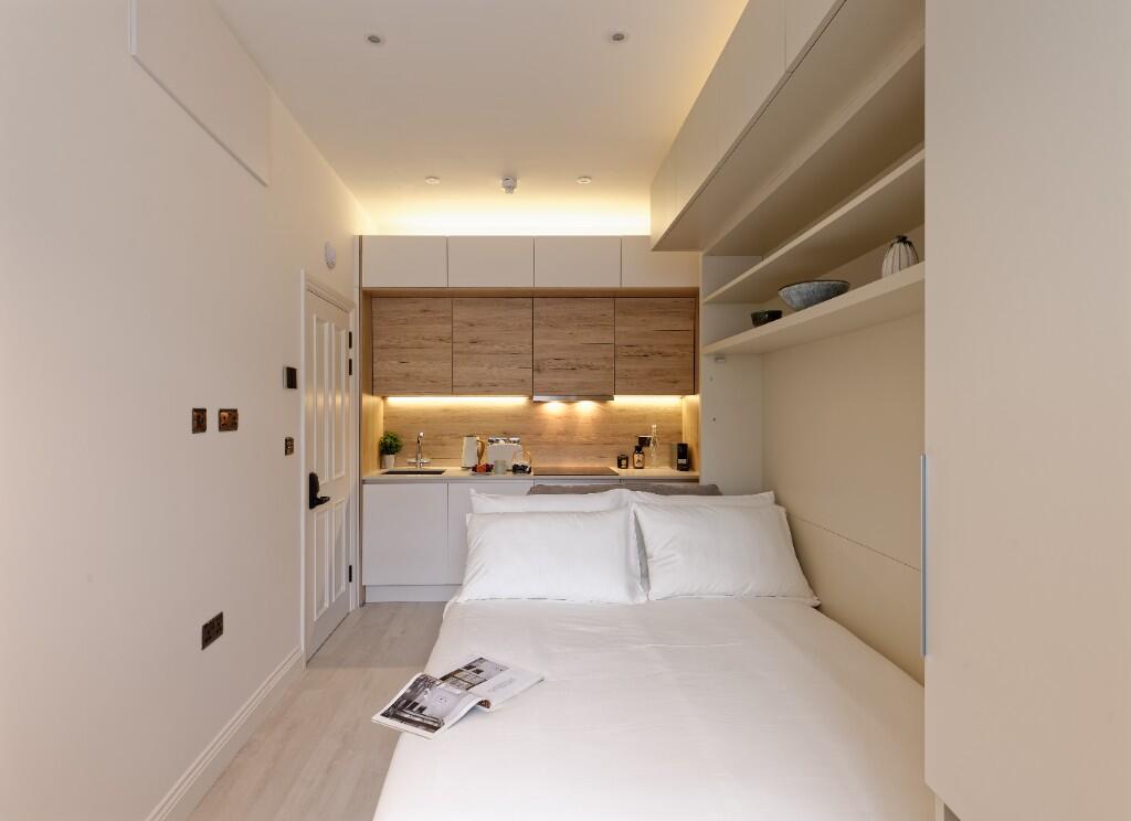 Main image of property: Linden Gardens, London, W2