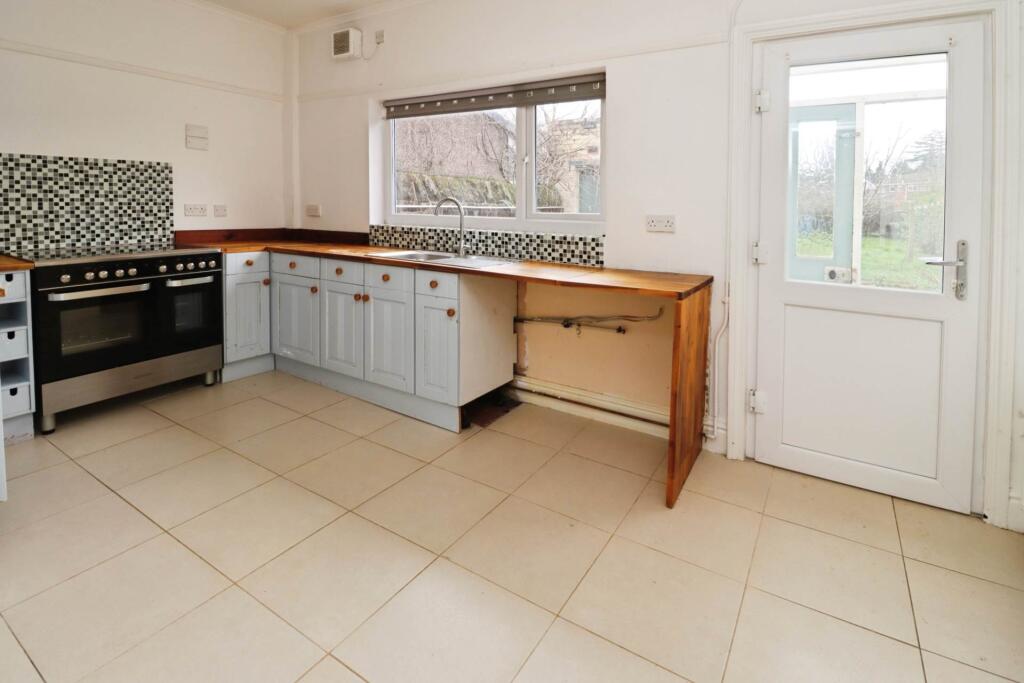 Whitfield Lane, Heswall photo 3