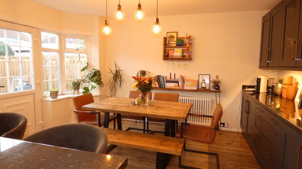 Oakwood Walk, Leeds, West Yorkshire, LS8 photo 4