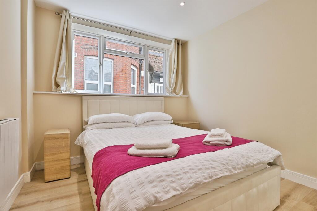 Christchurch Road, Bournemouth – další