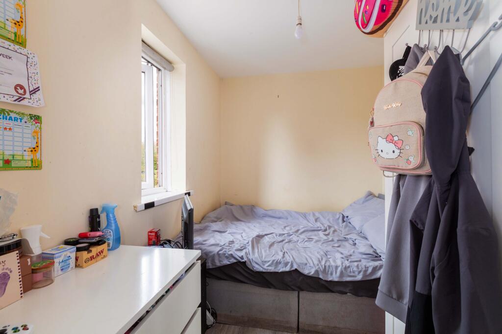 Apartment in Slough - View 4