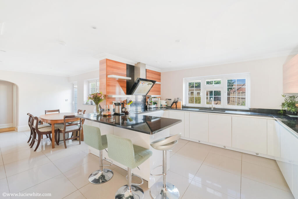 House in Guildford - View 5