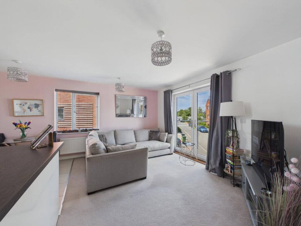 Apartment in Tonbridge - View 3