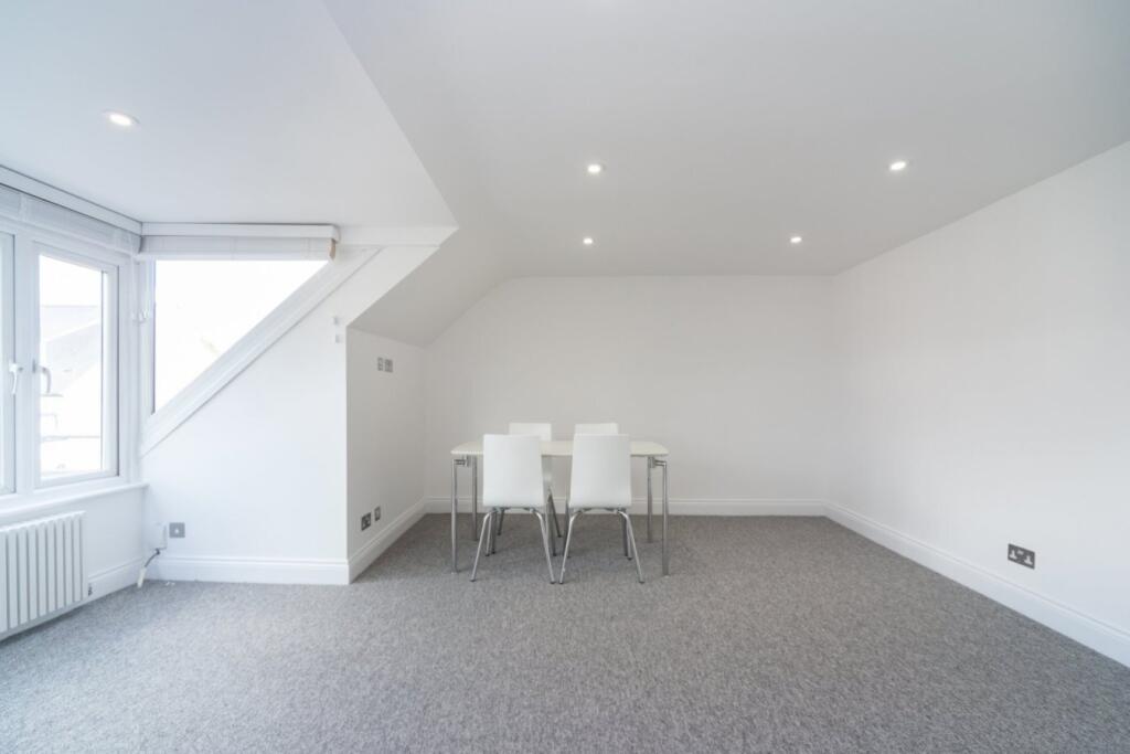 Apartment in London - More
