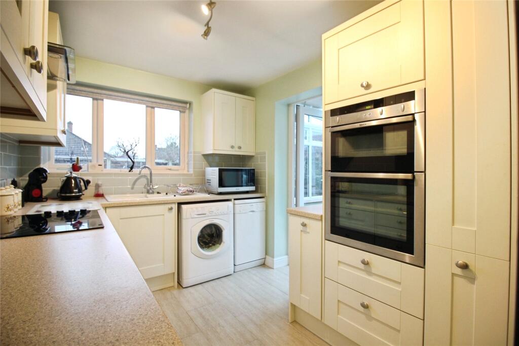 Roslyn Road, Woodley, RG5 photo 3