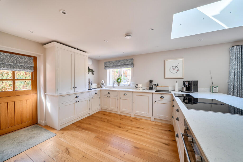 House in Bucklebury, West Berkshire - View 4