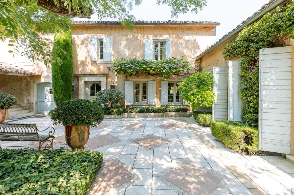 Main image of property: Provence-Alps-Cote d`Azur, Vaucluse, Oppede