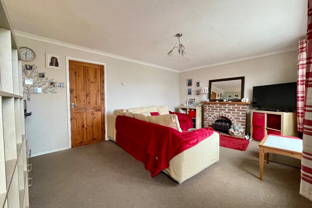Aylesbury Avenue, Eastbourne, East Sussex, BN23 photo 4