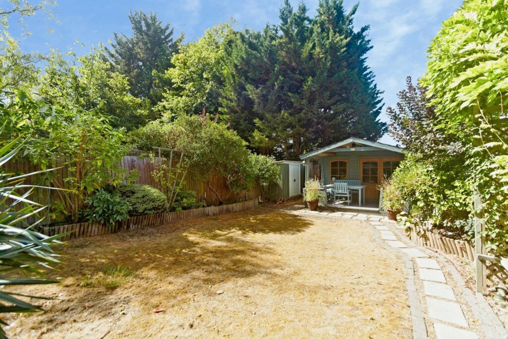 House in Croydon - More