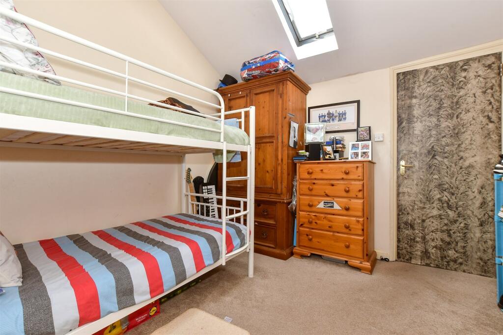 Apartment in Ryde, Elmfield - View 4