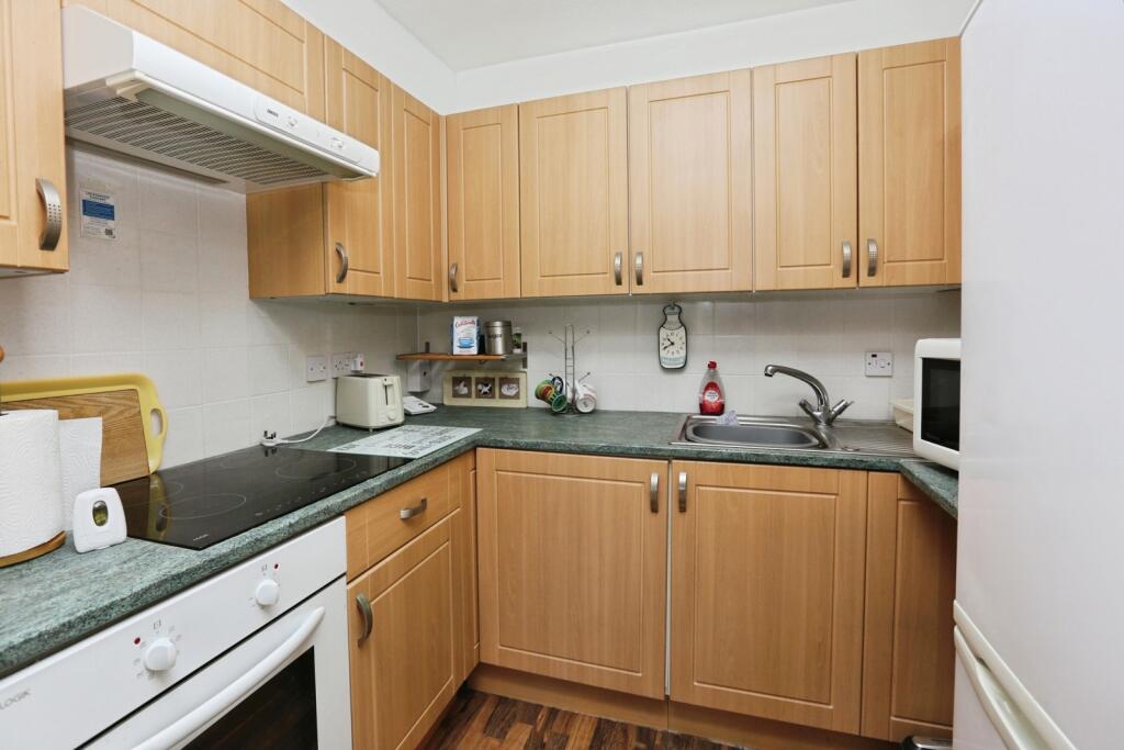 Apartment in Fareham, Locks Heath - More