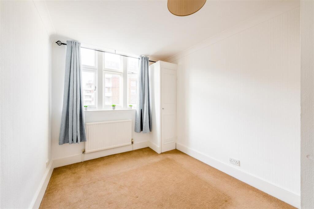 Apartment in Hove, Brighton and Hove - View 4