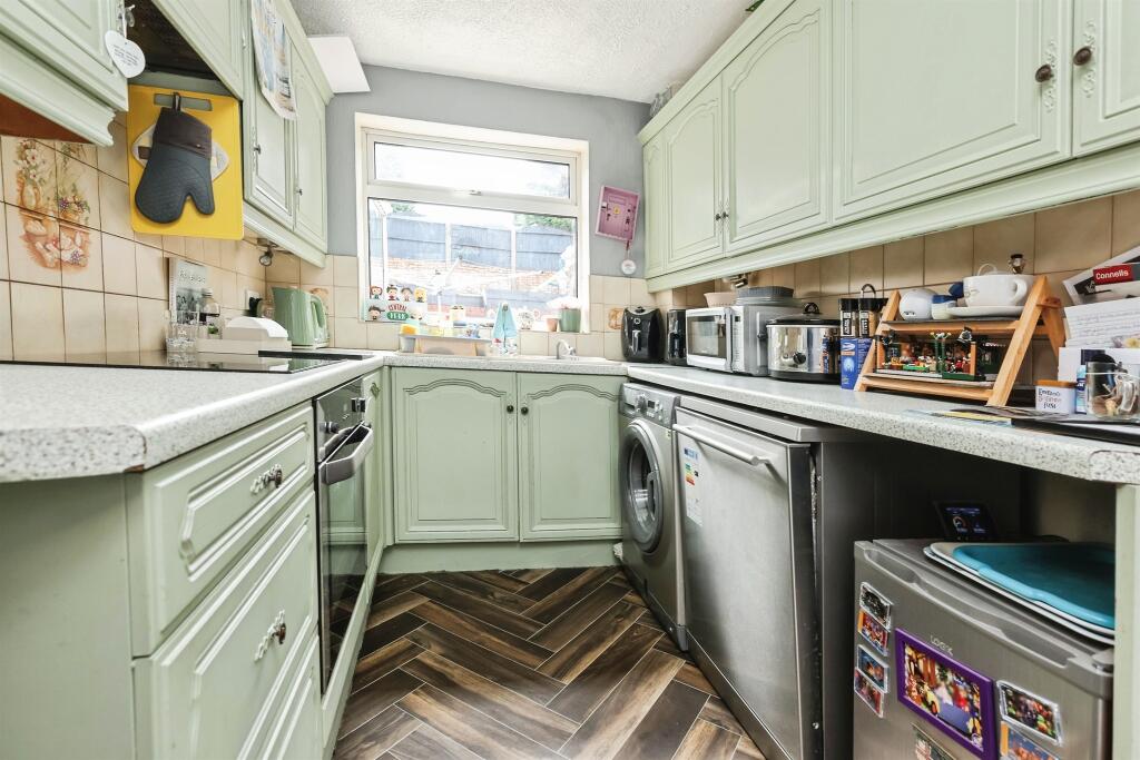 Saxon Drive, ROWLEY REGIS photo 3