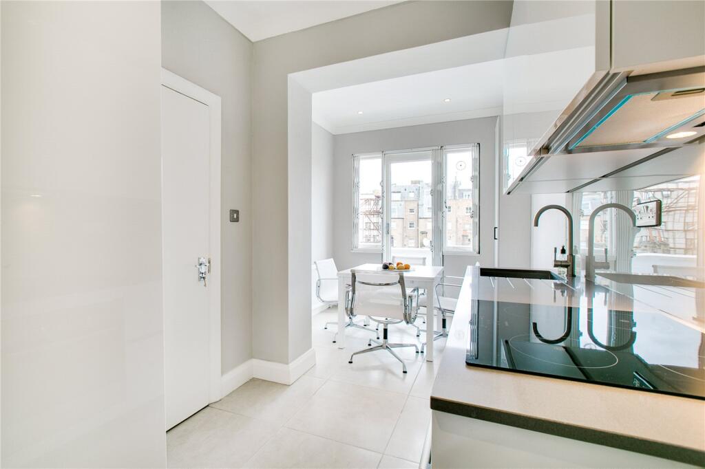 House in London, Hans Town, Chelsea - More