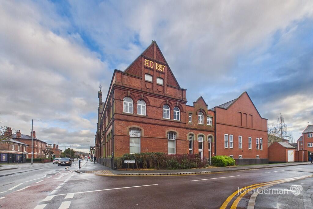 2-bed flat on St. James Court, Burton-on-Trent, £160,000