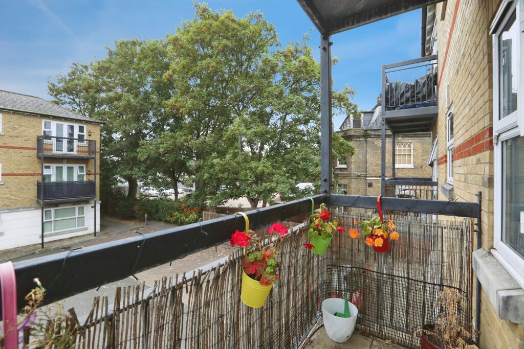 Apartment in Maidstone, Barming Heath, East Farleigh - More