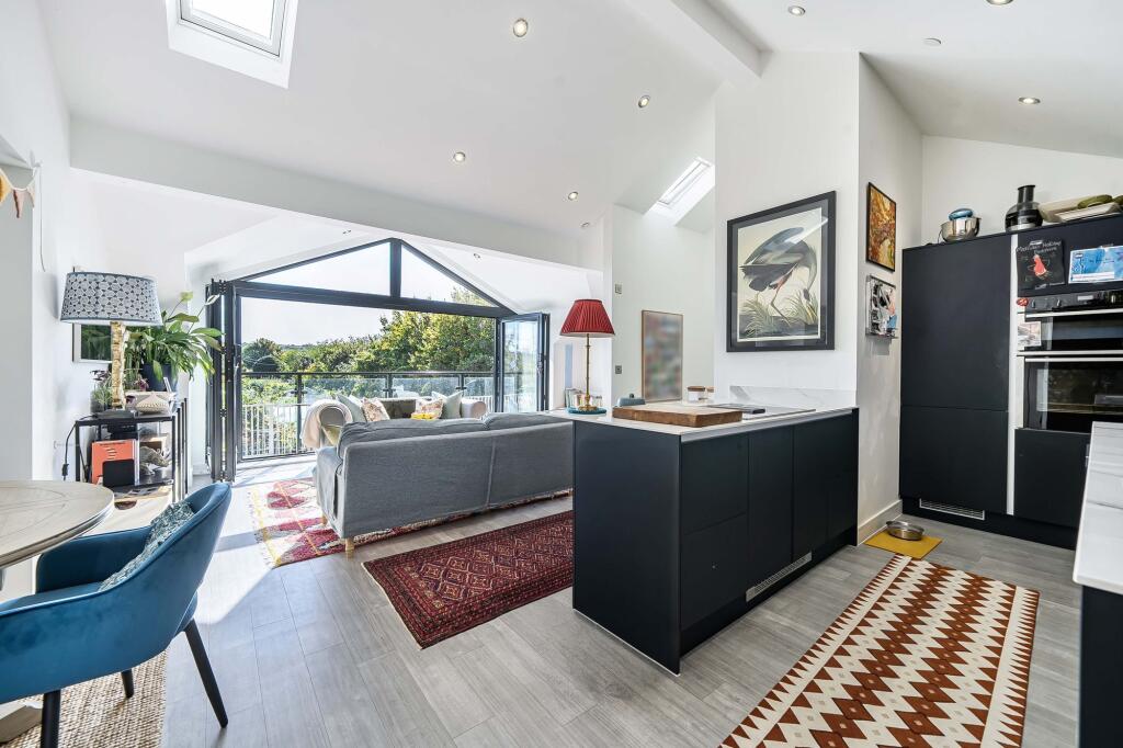 House in Southampton - View 3