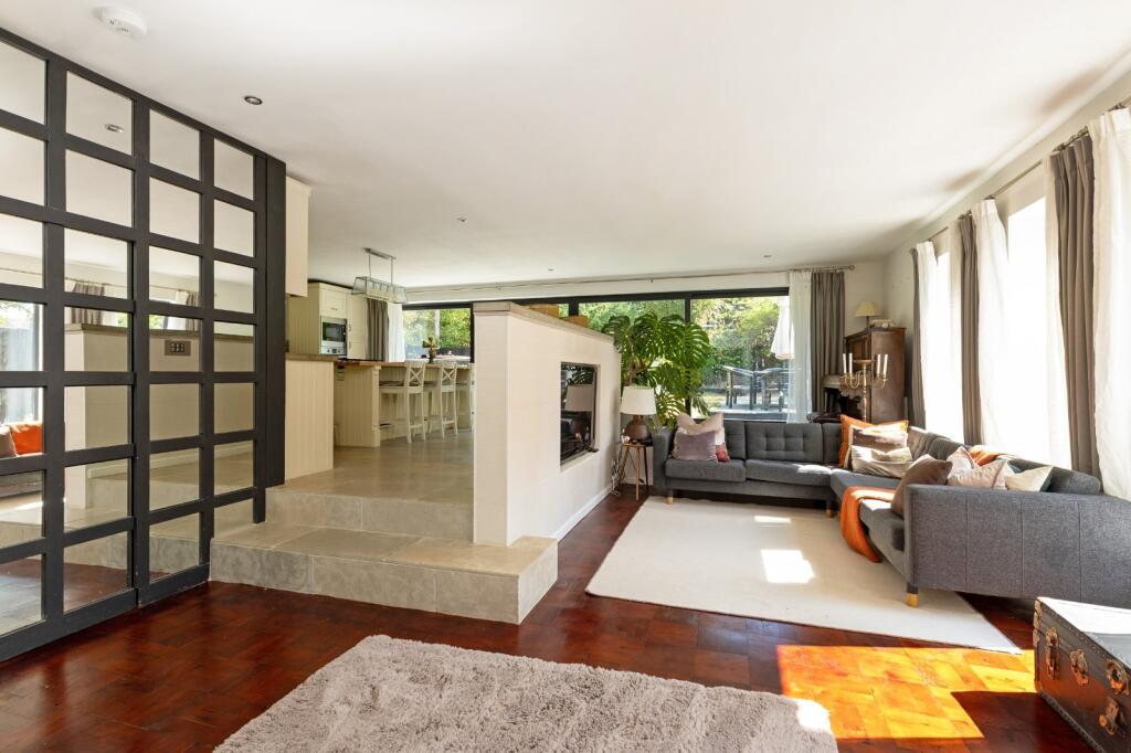 House in Tewkesbury, Chargrove, Shurdington - View 3