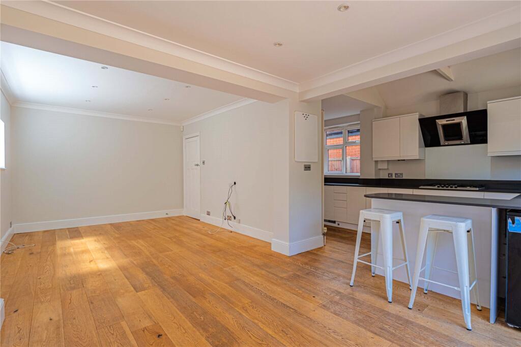 House in Watford - View 5