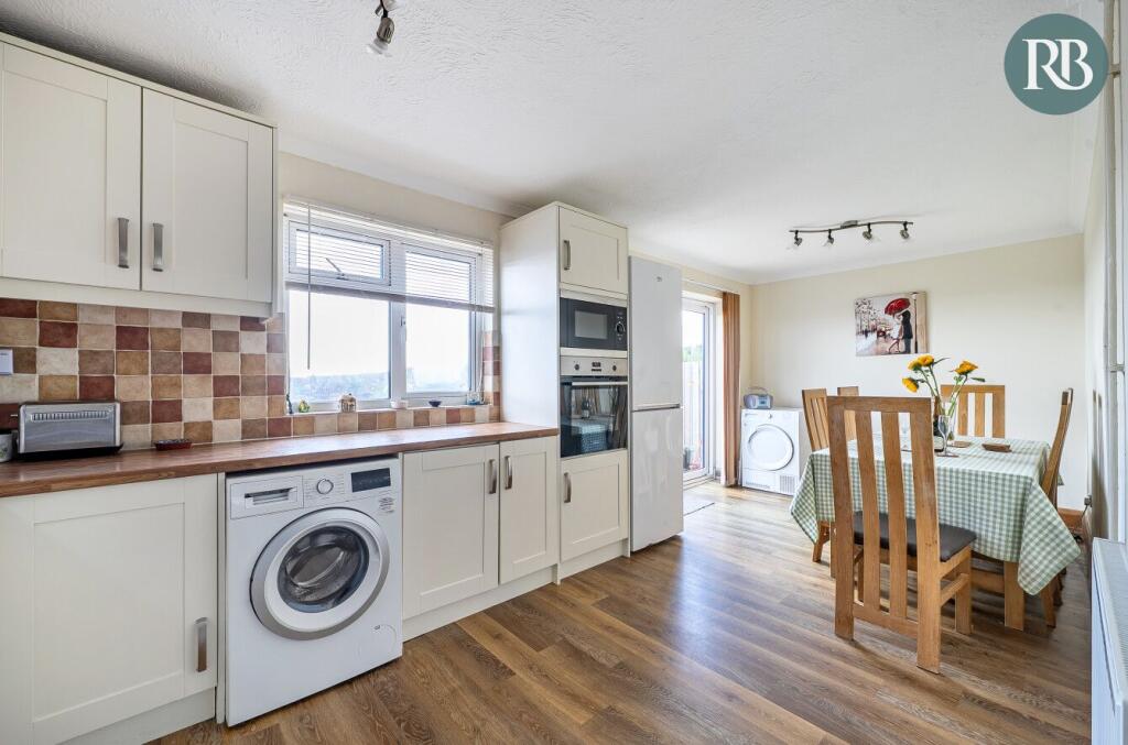 Downsway, Southwick, Brighton, BN42 4WE photo 5