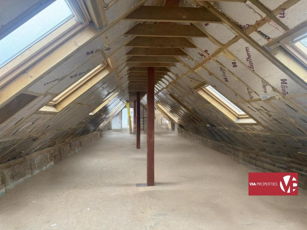 Main image of property: High Street (Above Artisan), Hoddesdon, EN11