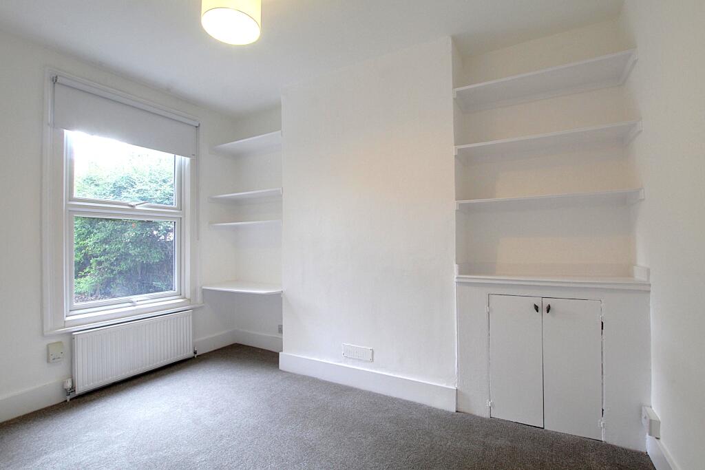 Apartment in Twickenham - View 5
