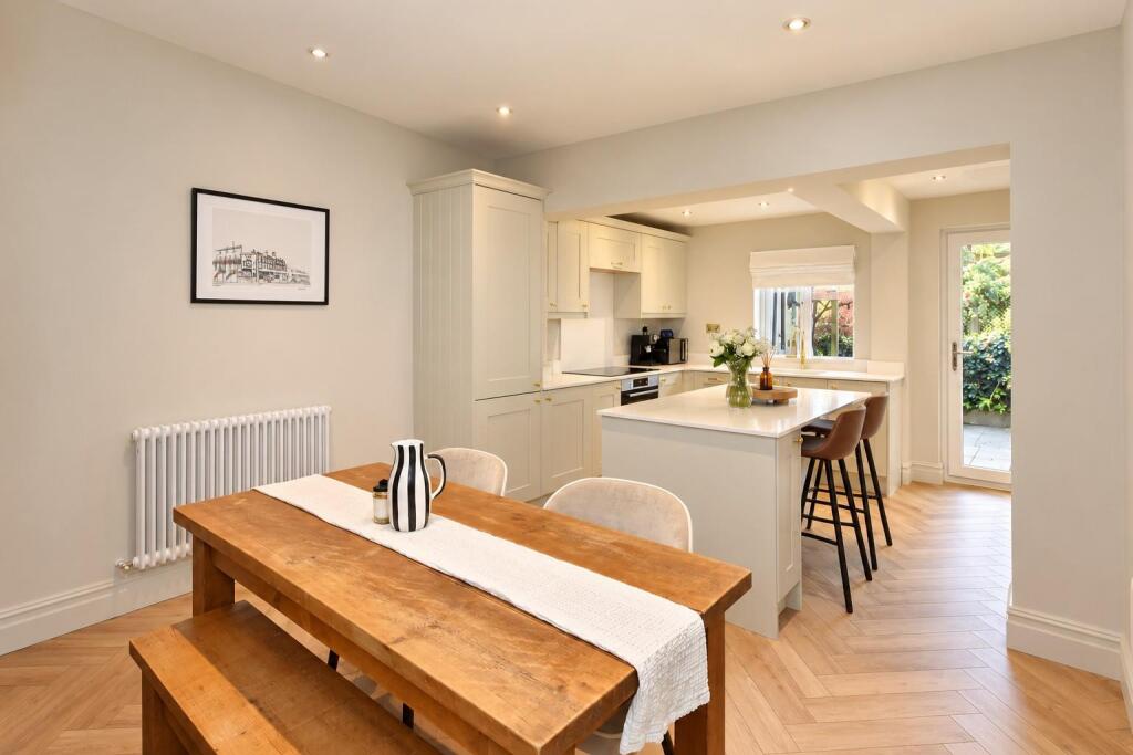 House in Chester, Ellesmere Port - More