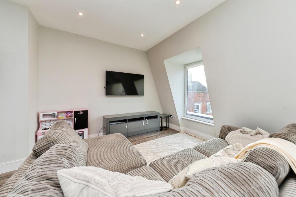 Additional image 3 of Parkway, Welwyn Garden City