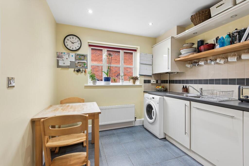 House in North Hertfordshire, Hertfordshire - More