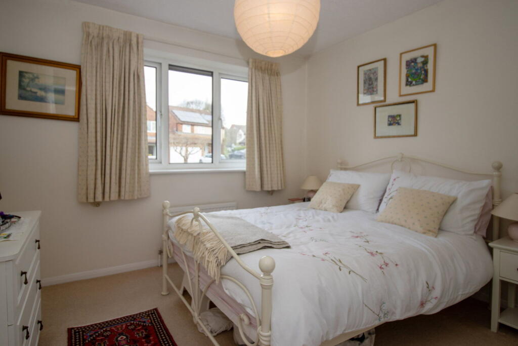 House in Southampton - More