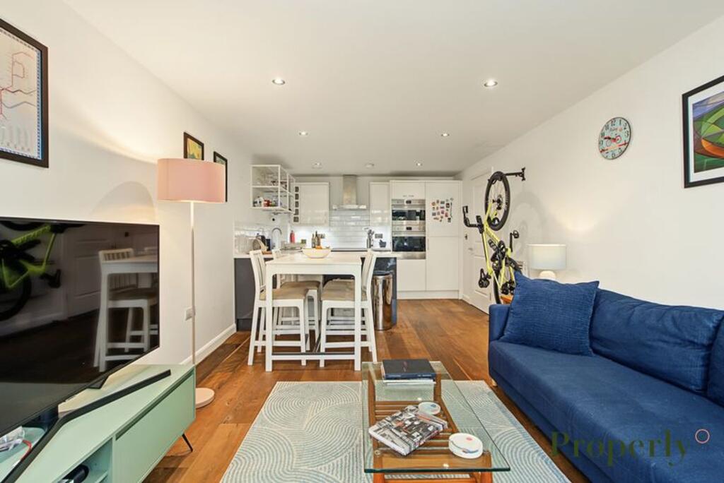 Apartment in London - View 5