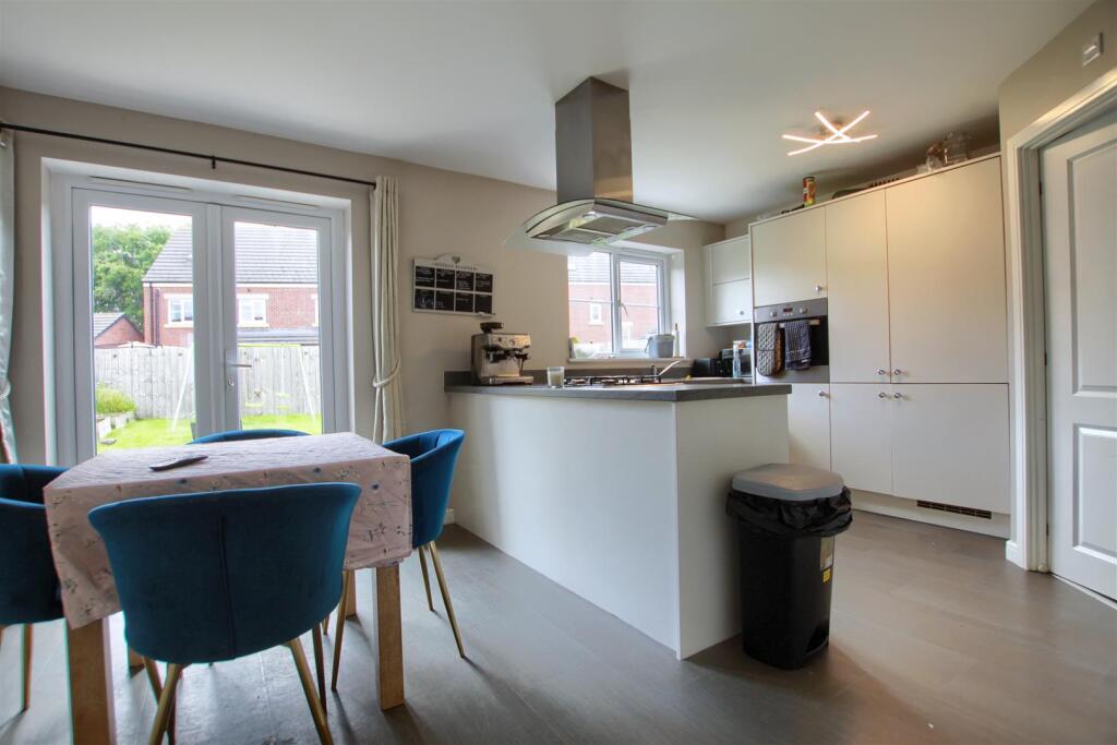 House in Stockton-on-Tees, Queensgate - View 4