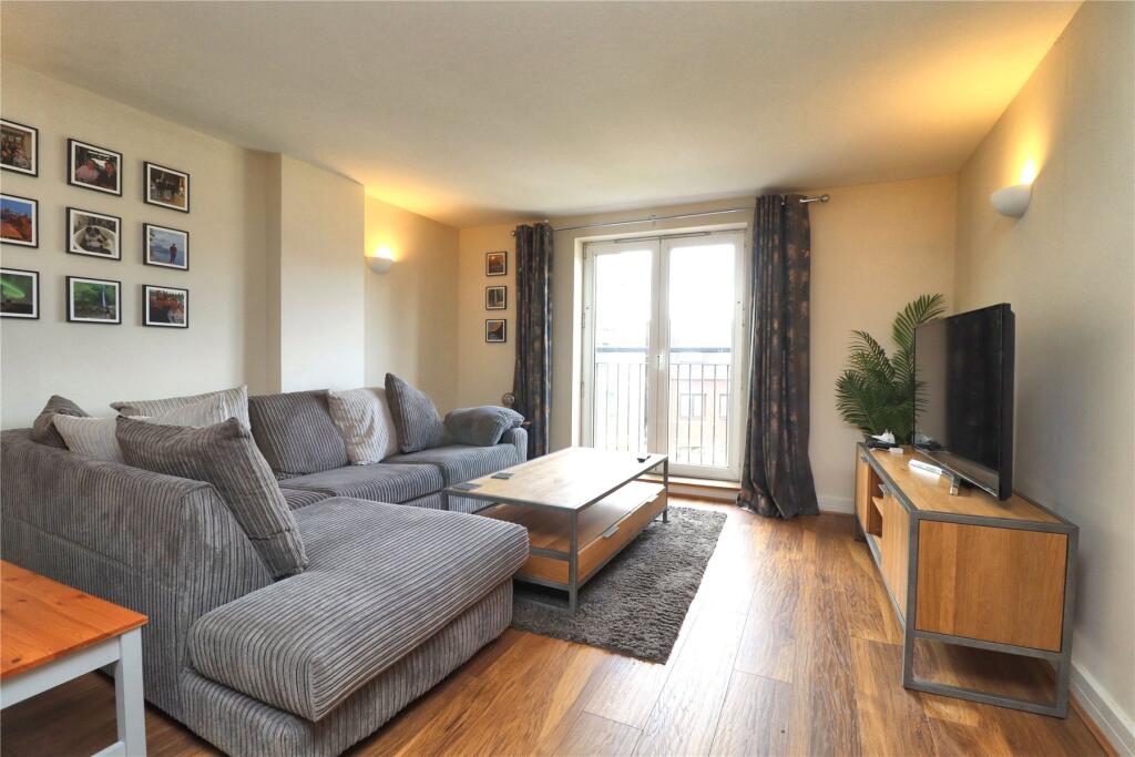 Apartment in Woking, Surrey - View 6
