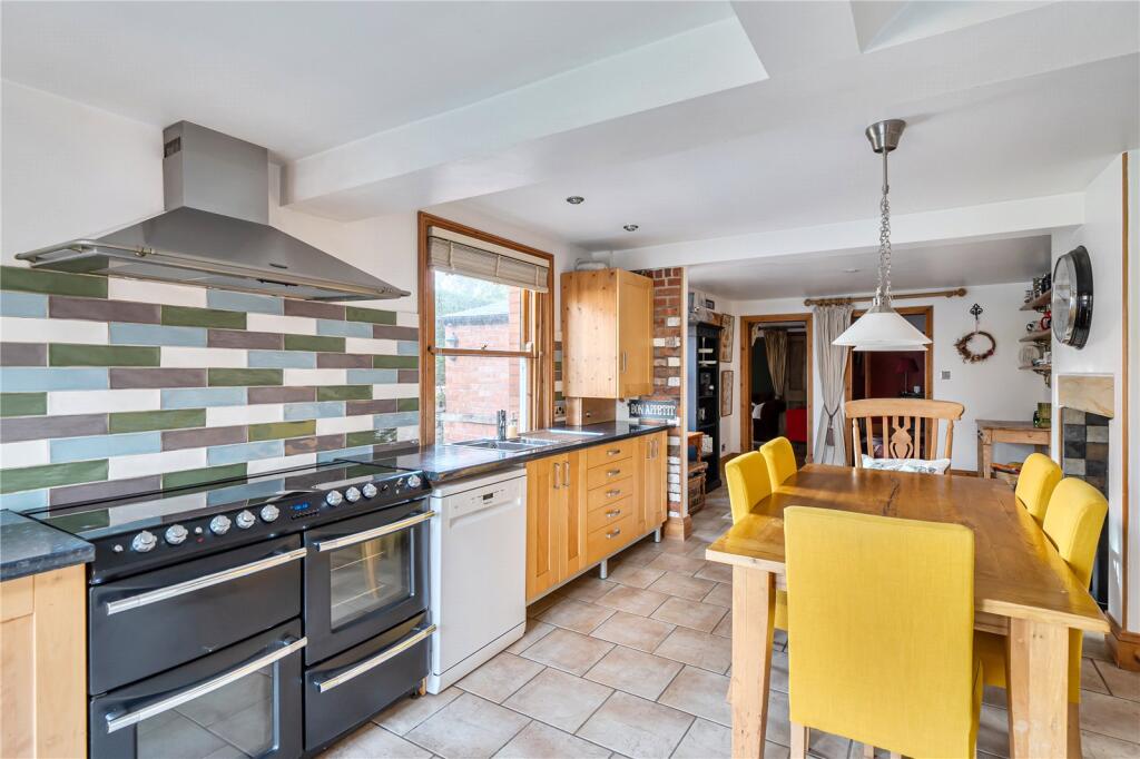 Additional image 4 of Grove Avenue, Yeovil, Somerset