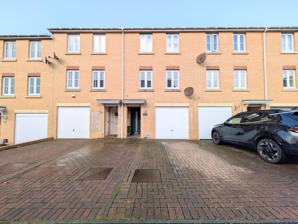 Main image of property: 38 Auchenkist Place, Kilwinning, KA13 7NZ