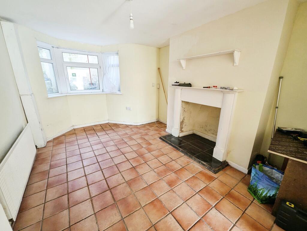 House in Woodland Road, Beechwood - View 5