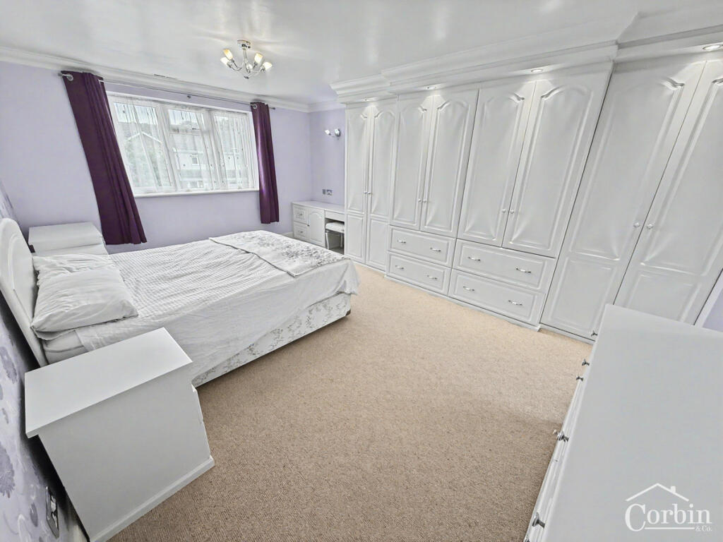 Fitzwilliam Close, Bournemouth, BH11 9 photo 5