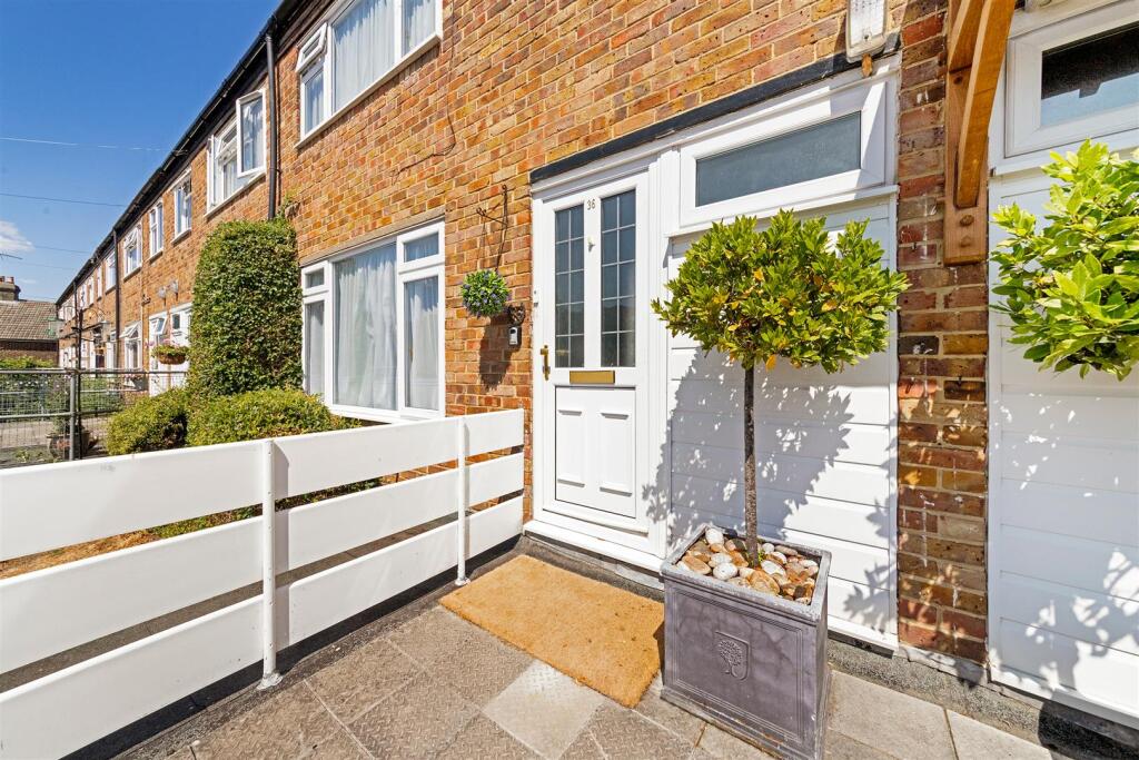 Main image of property: Farningham Road, Caterham